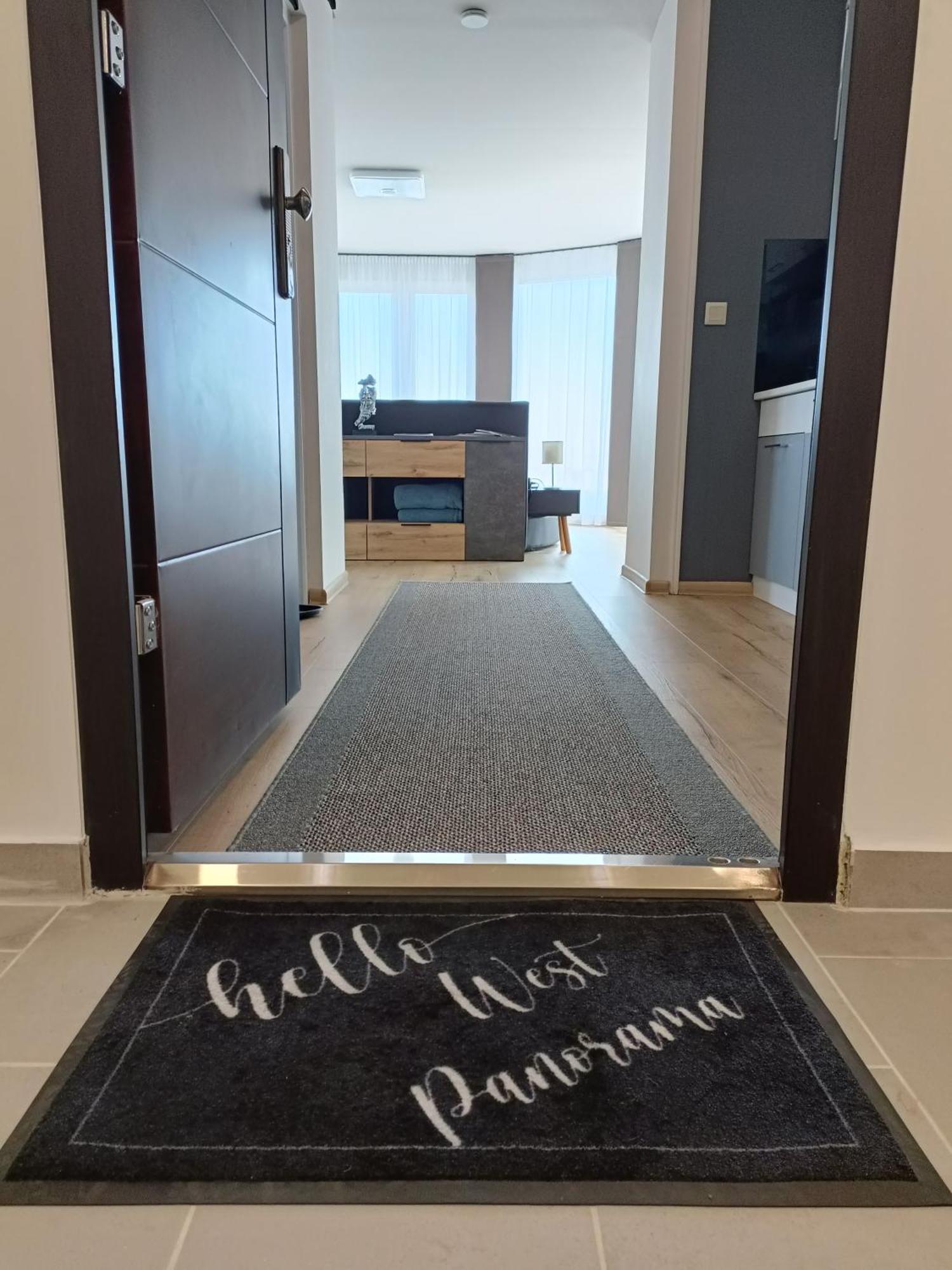 West Panorama Penthouse - Apartment With A Fantastic View Of The City 솜버트헤이 외부 사진