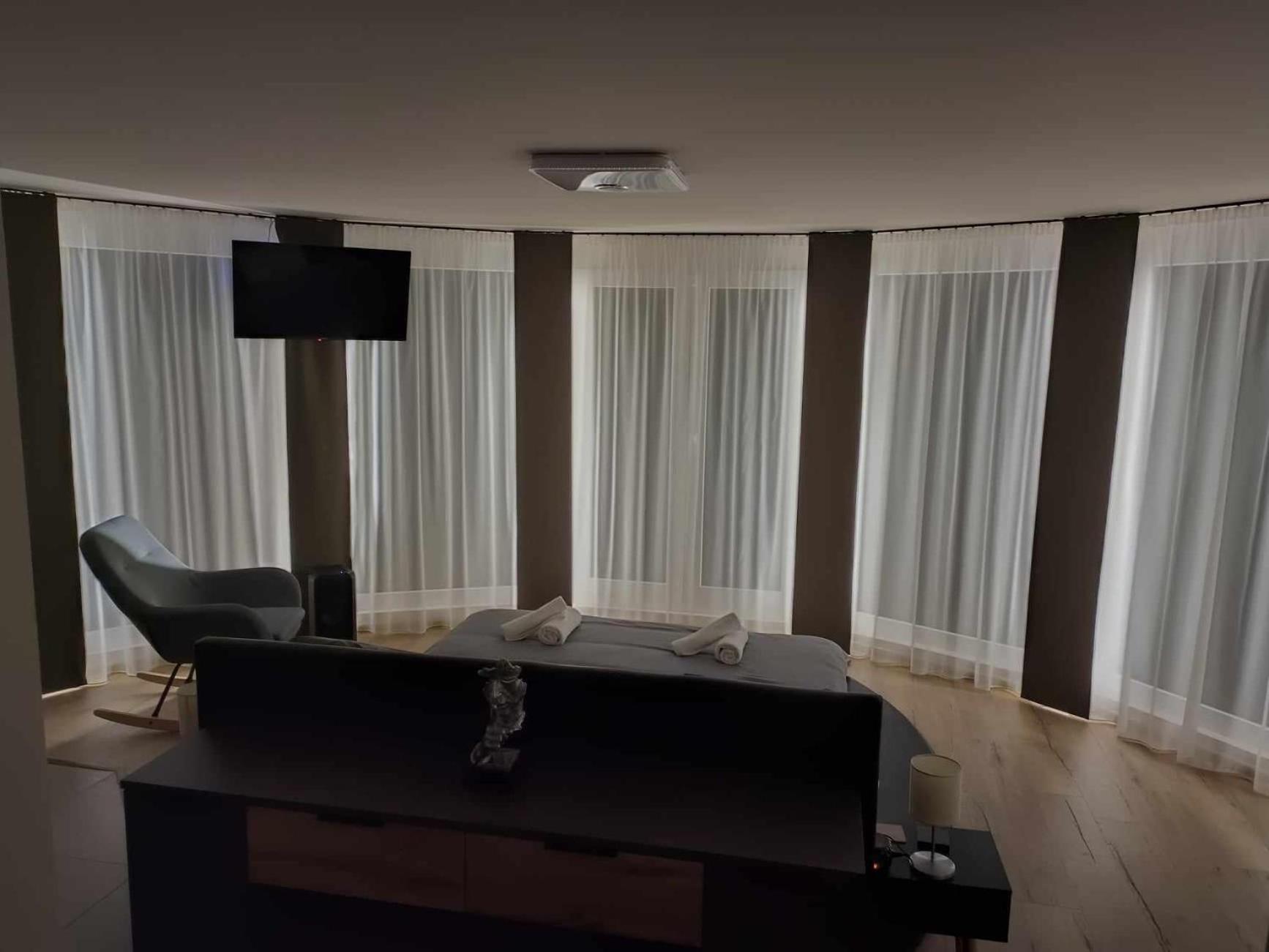 West Panorama Penthouse - Apartment With A Fantastic View Of The City 솜버트헤이 외부 사진