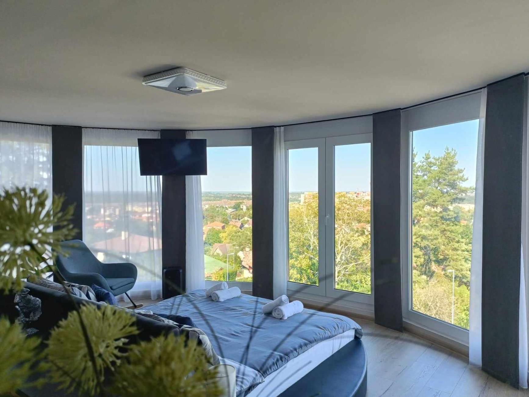 West Panorama Penthouse - Apartment With A Fantastic View Of The City 솜버트헤이 외부 사진