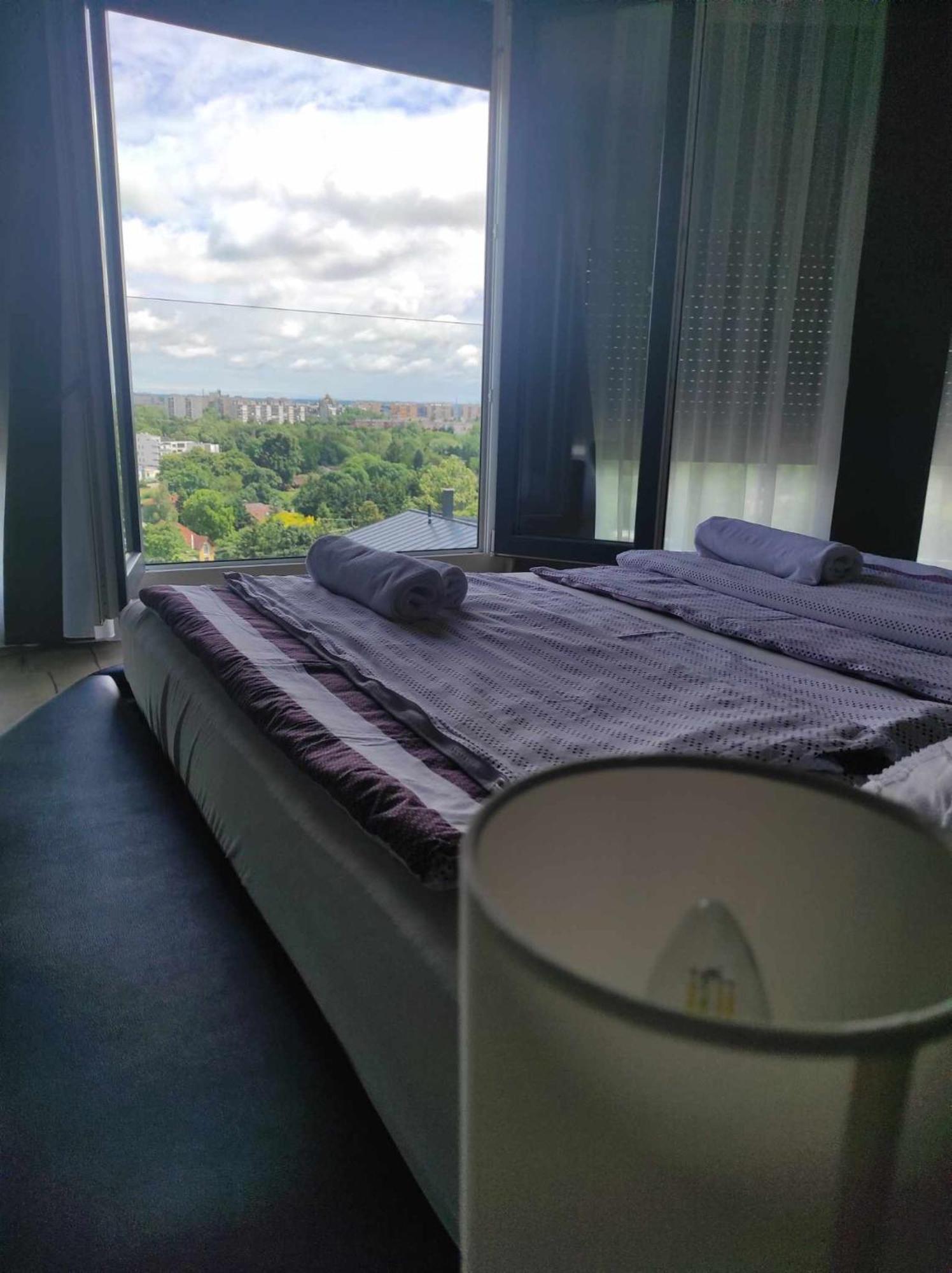 West Panorama Penthouse - Apartment With A Fantastic View Of The City 솜버트헤이 외부 사진